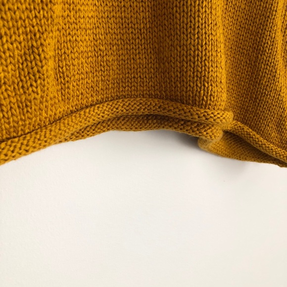 ✨3/$30✨ MUSTARD YELLOW KNIT V-NECK TANK - Picture 3 of 3